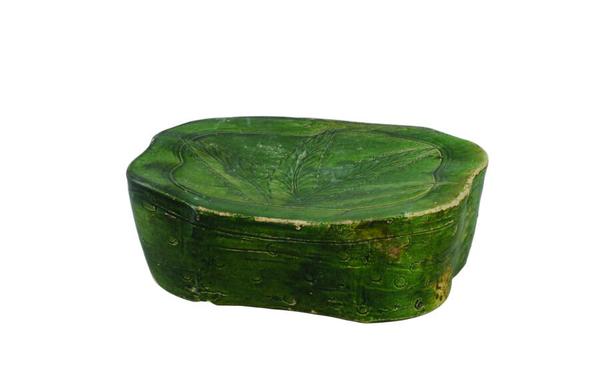 北宋吉州窑绿釉蕉叶纹枕