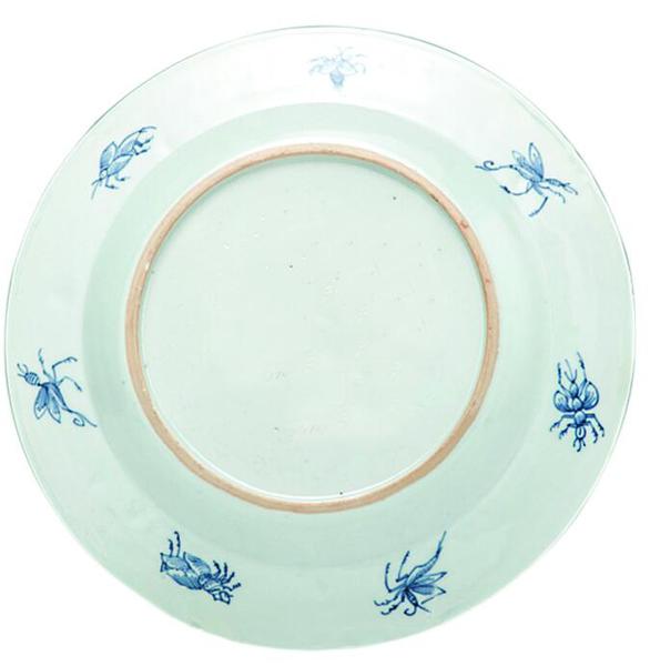 清乾隆青花矾红描金撑伞仕女纹盘2