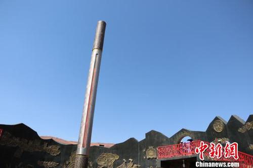 火焰山景区的温度计显示温度达到85℃?！」⒌さ?摄