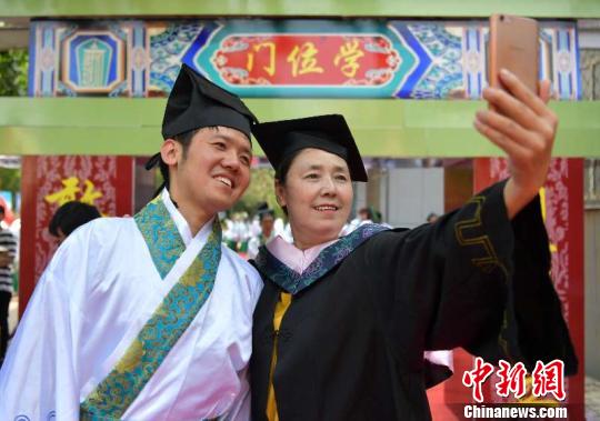 内地毕业经济再升温：“毕游族”用旅行“致青春”