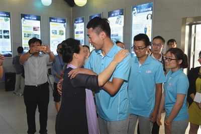 月宫365实验第二批志愿者入舱 将与世隔绝200天