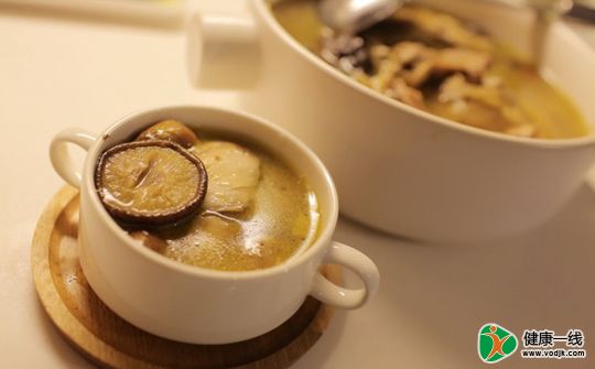 预防感冒不妨多喝点香菇汤
