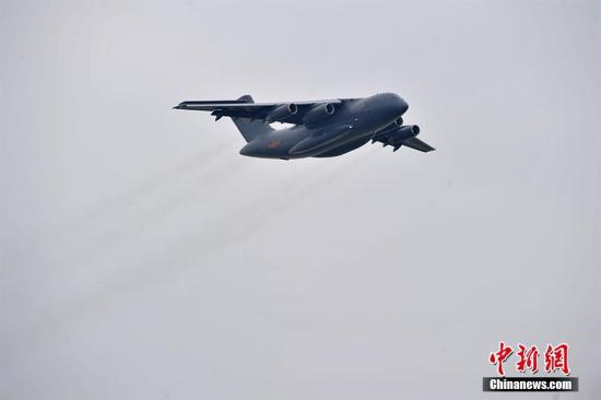 2014年11月，运-20大型运输机在珠海航展上首次公开亮相，当时尚在试飞中的运-20在航展现场进行了精彩的飞行表演。 <a target='_blank' href='http://www.chinanews.com/' >中新网</a>记者 金硕 摄