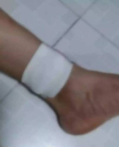 老婆一言不合就动手，重庆小伙被家暴两年，连兄弟伙都看不下去了