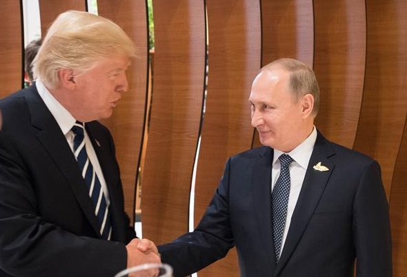 “双普”会面握手