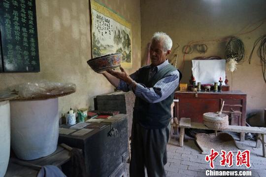 早已退出历史舞台的“老物件”，是何世前眼中的“稀罕物”?！〕滤?摄