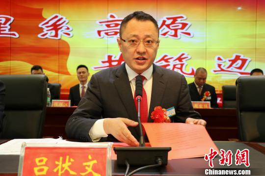 7月16日，吕状文在武警西藏总队阿里支队做报告。武警西藏总队供图