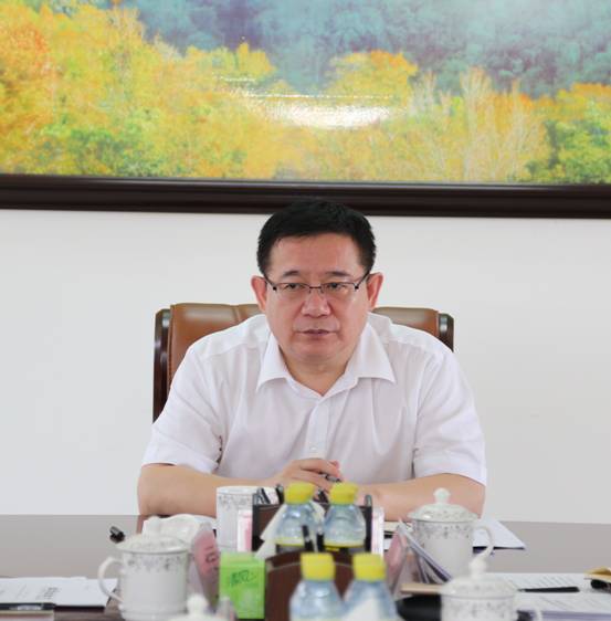 海南省委常委、统战部部长张韵声主持会议并讲话