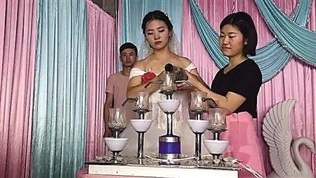 新郎紧急回部队婚期不变 堂妹替兄来拜堂