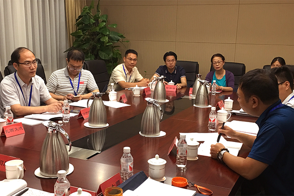 全国社院师资班第二组学员在热烈讨论