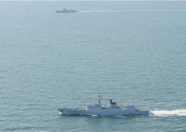 北约发布与中国舰队相遇照片 打招呼表示欢迎