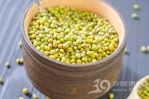 夏季多吃3种食物可防痱子