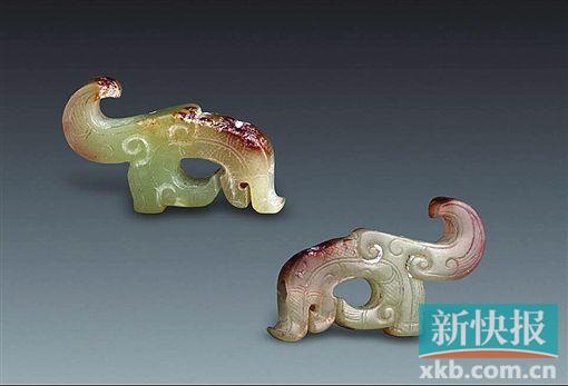 玉夔龙佩 战国 河南省洛阳西郊小屯村出土。青白色，局部有褐色沁。双面雕刻，纹饰基本相同。夔龙为“s”形，下有足，行进状。低首，有耳，圆眼，上吻较长并向上翘起，嘴张成圆形。龙身向上拱起，长尾，尾部为叉形尾，一尾向上勾卷，另一尾向内部勾卷。身下有一足，向内弯卷。夔龙身和尾部琢刻阴线纹、斜方格纹和勾云纹等。此龙头顶到下颔处有一垂直透孔，单面钻成，可系佩。此器虽小，但是做工精细，纹饰极精。 