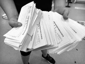 男子靓号被销托友到移动找茬 每次缴费1分或1毛