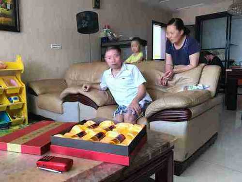 赠送的收音机，是买蜂王浆胶囊故事的开始