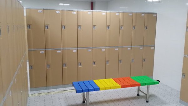 妈妈带4岁儿子进女更衣室