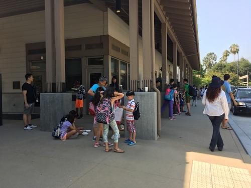 中国侨网不少中国家庭开始喜欢自助游学，让孩子感受纯正的美国校园生活和文化。（《世界日报》记者王全秀子／摄影）