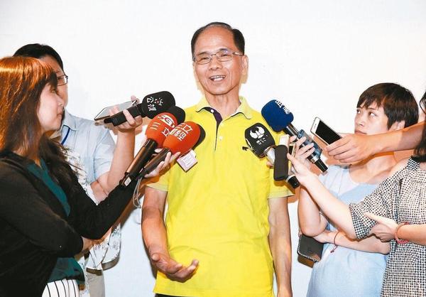 民进党2018新北市长众星捧赖？ 实则刀光剑影、暗藏角力