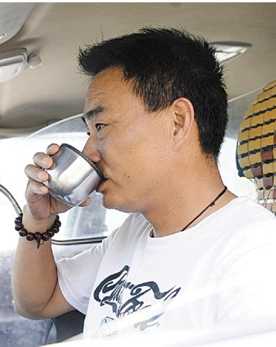 水不能喝太多，不然到处找厕所。