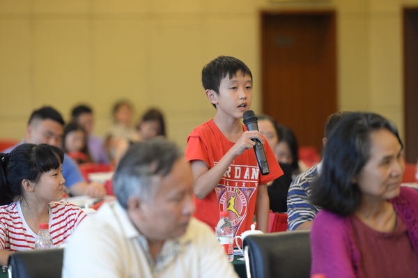 华夏小记者提问1