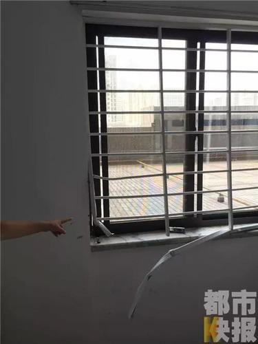 住户房门被撬 翻起床垫发现睡着一名仅着内衣孕妇
