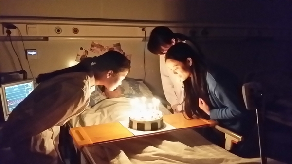 护士给植物人过生日