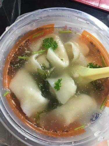 庆丰包子铺原景重现 自证汤中白点儿是虾须虾腿