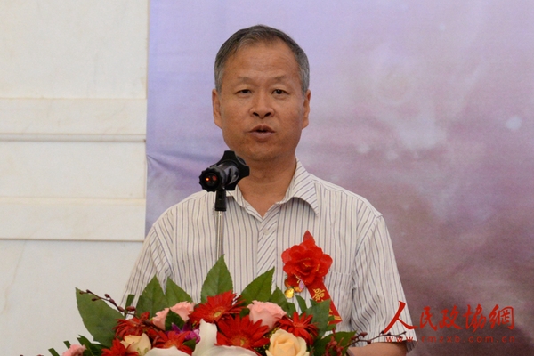 宁夏回族自治区文史馆副馆长曾玉强讲话