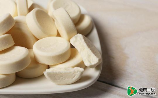 天天吃钙片 小心吃出脑梗塞