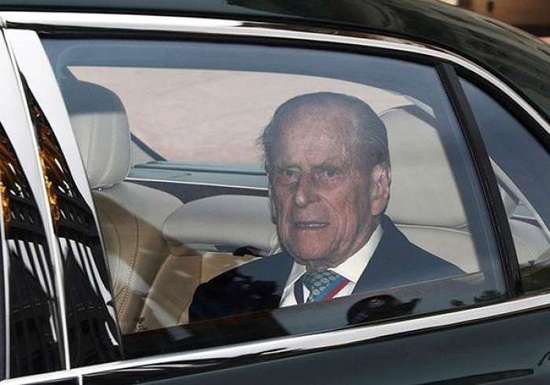 英国菲利普亲王正式退休 不再履行王室公务
