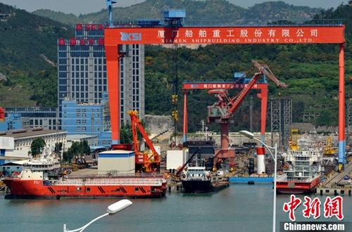 厦门船舶重工股份有限公司正在建造中的各种船舶。(资料图片) <a target='_blank' href='http://www.chinanews.com/'>中新社</a>记者 张斌 摄