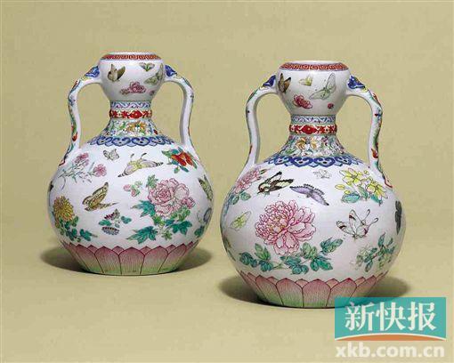 
                                             “乾隆御制粉彩花蝶纹如意耳葫芦尊”一对
                                    