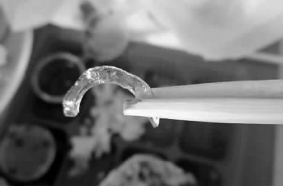 女子叫外卖结果吃出玻璃碴子 美团:只是负责送货