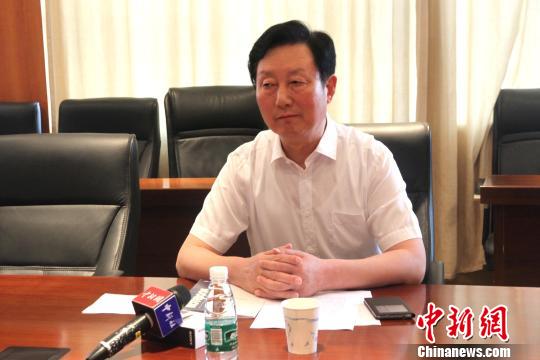 图为成长春说，新一轮长江经济带发展需要走协调性均衡发展之路?！〈藜衙?摄