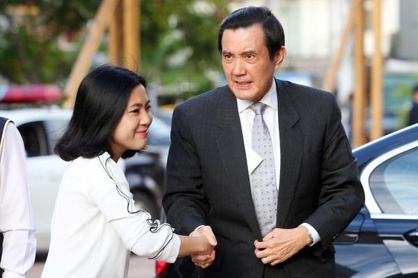 马英九官司缠身陈水扁轻松趴趴走，台湾法律真的是个屁？