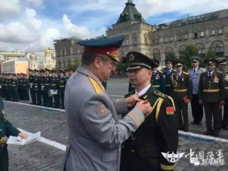 世界“四大军?！敝簧柚泄?列宁曾致辞毕业典礼