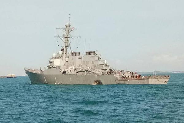 新加坡：与美舰相撞商船无人受伤 悬挂利比里亚旗帜