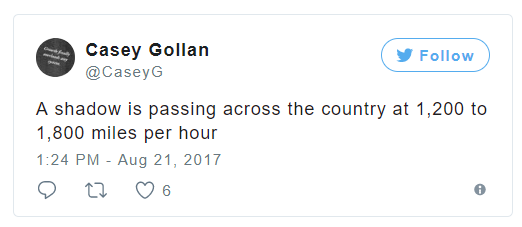 “日全食以每小时1200到1800英里的速度横跨整个美国”。图片：Casey Gollan的Twitter