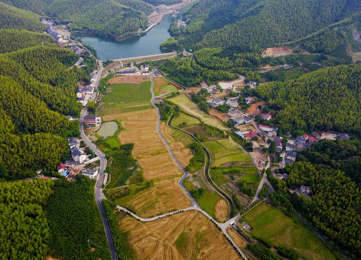 以习近平同志为核心的党中央引领生态文明建设纪实