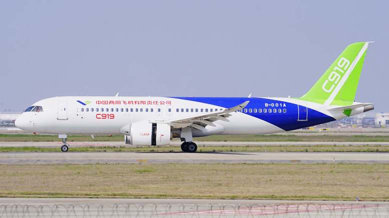 国产大飞机C919在沪成功首飞