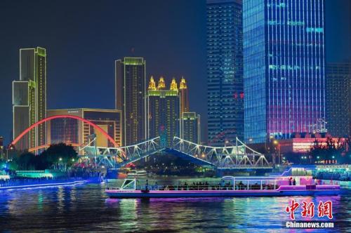 第十三届全运会即将开幕，“点亮海河”活动在天津海河两畔的进行了彩排、预演。 <a target='_blank' href='http://www.chinanews.com/'>中新社</a>记者 佟郁 摄 