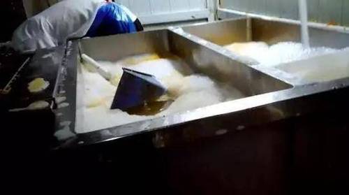 央视：在海底捞公关面前心软就是对自己残忍