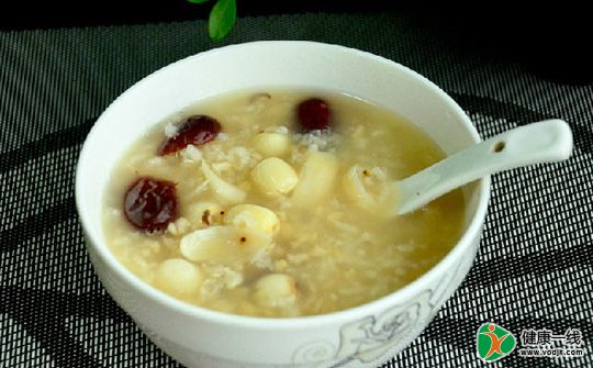 秋燥咳嗽试试百合莲子粥