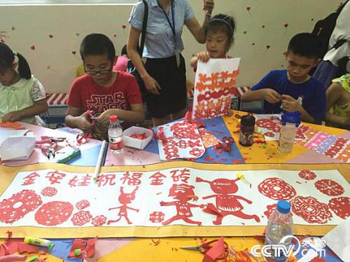 剪纸兴趣班的作品。