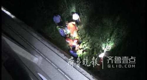 福山一男子酒后跳河落入7米深草丛，腰部受伤终获救