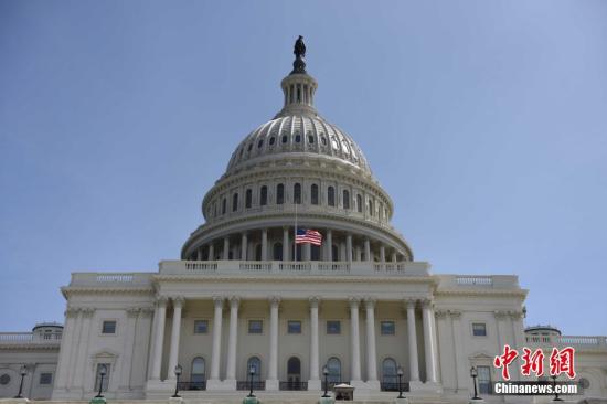 当地时间9月11日，美国国会降半旗，纪念9·11事件16周年。 <a target='_blank' href='http://www.chinanews.com/'>中新社</a>记者 邓敏 摄