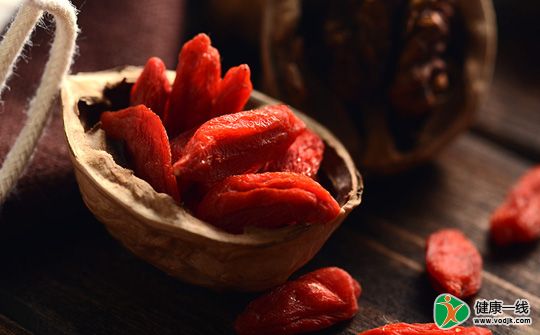 枸杞泡茶饮？ 不如煲汤喝