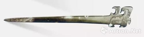 玉笄 青玉，有褐色、白色沁