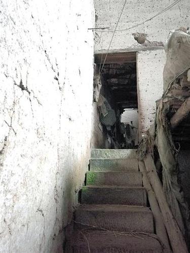 夫妻住在祖传的百年山洞 冬暖夏凉不愿搬家