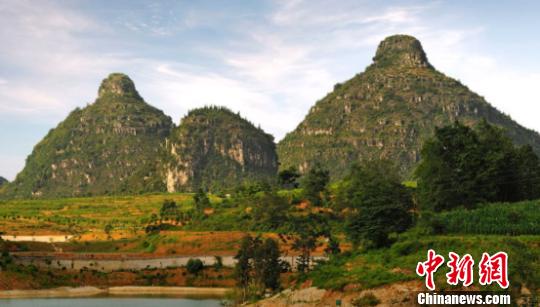 万峰林?！「咛煸?摄